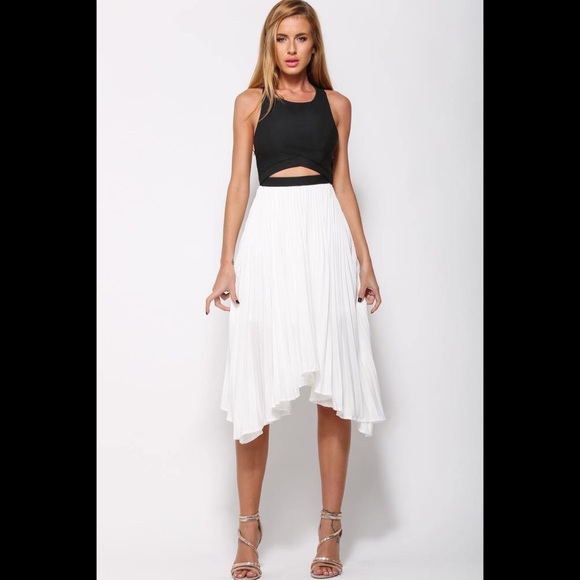 NATASHA GAN ‘GOOD FEELING’ PLEATED DRESS - Picture 2 of 16